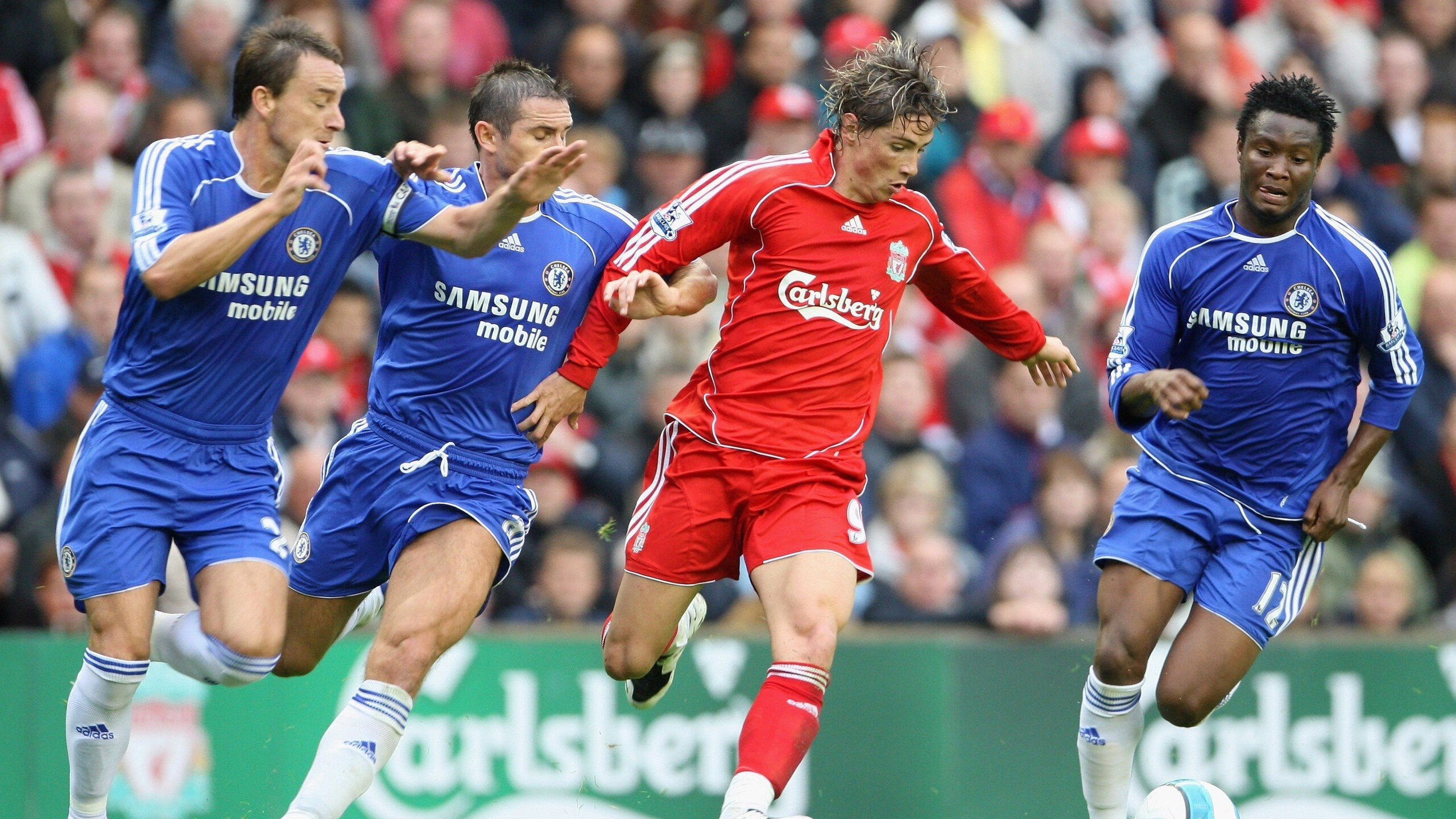 莱万多夫斯基在中国队比赛中问鼎冠军，赛事规则更新引发热议！